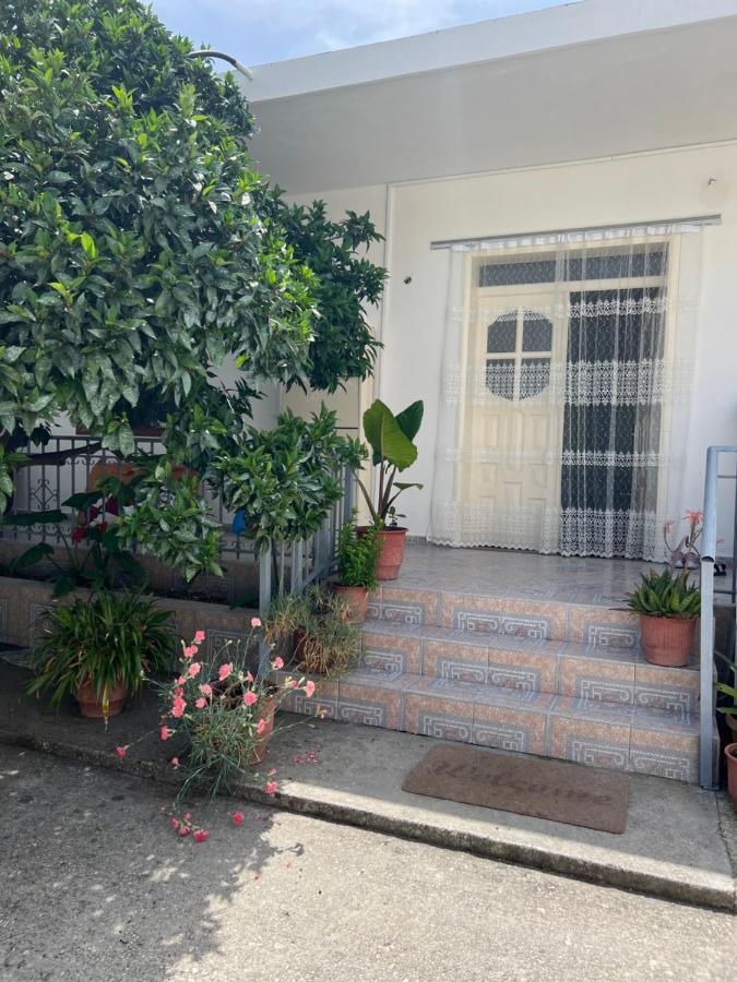 Rooms For Rent Habipi Vlorë Buitenkant foto