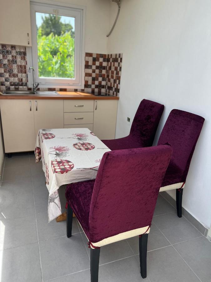 Rooms For Rent Habipi Vlorë Buitenkant foto